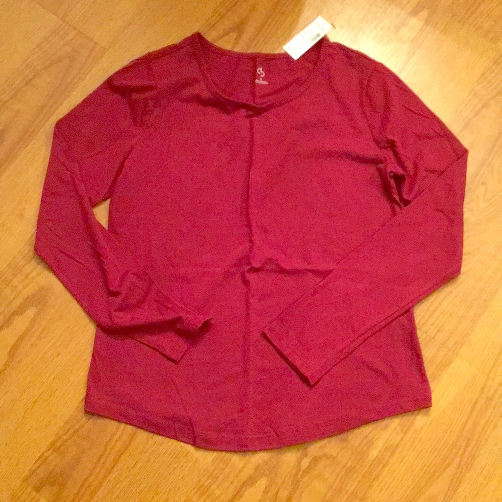 NWT. Dresbarn long-sleeve tee